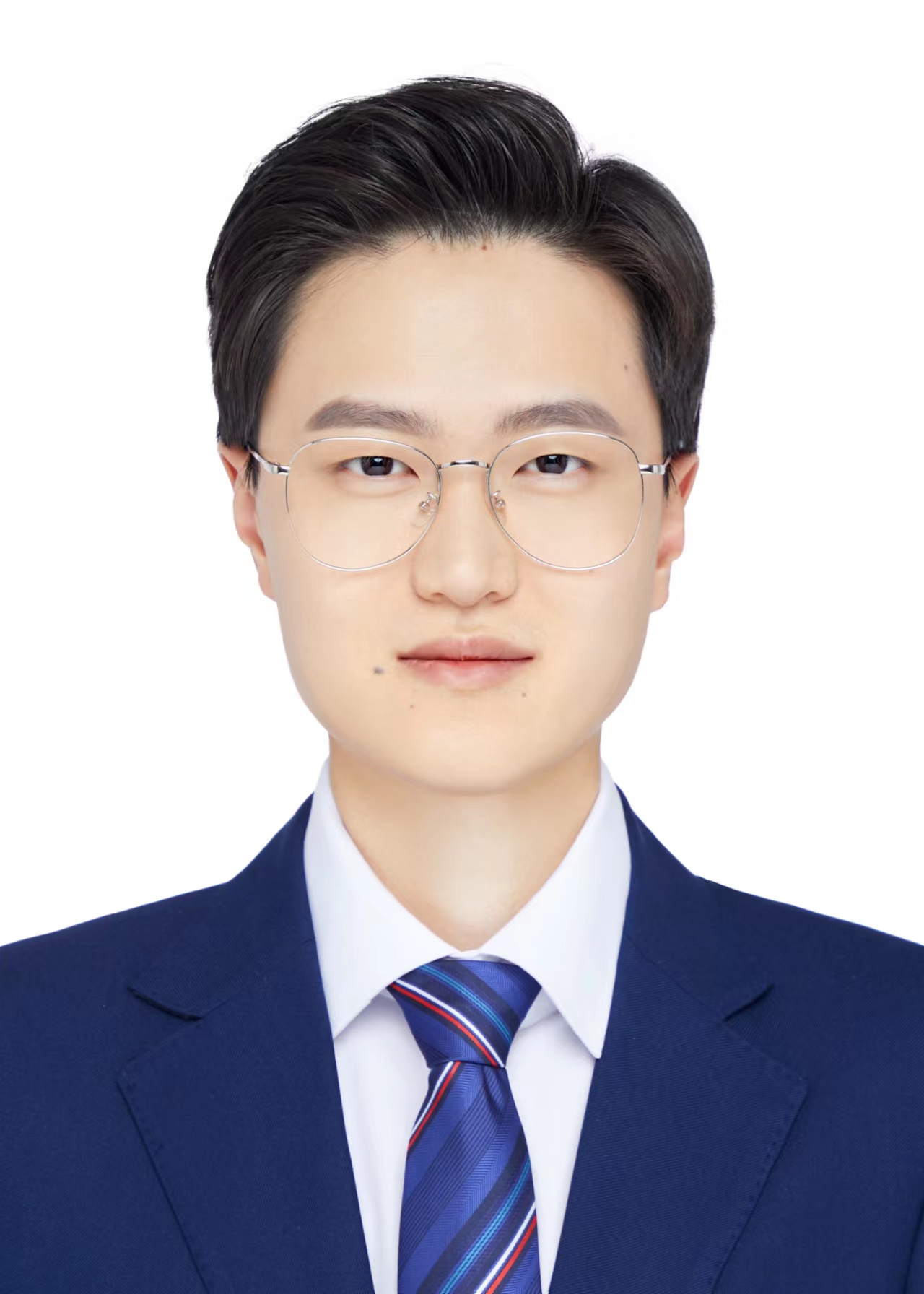 证件照.jpg 证件照.jpg